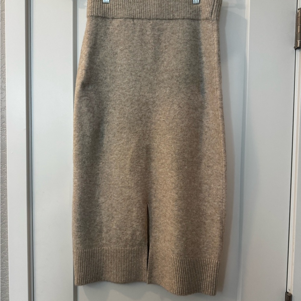 H&M Beige Knit Pencil Skirt